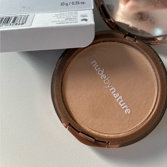 Nude by nature Flawless pressed powder foundation - Picture 3 of 3